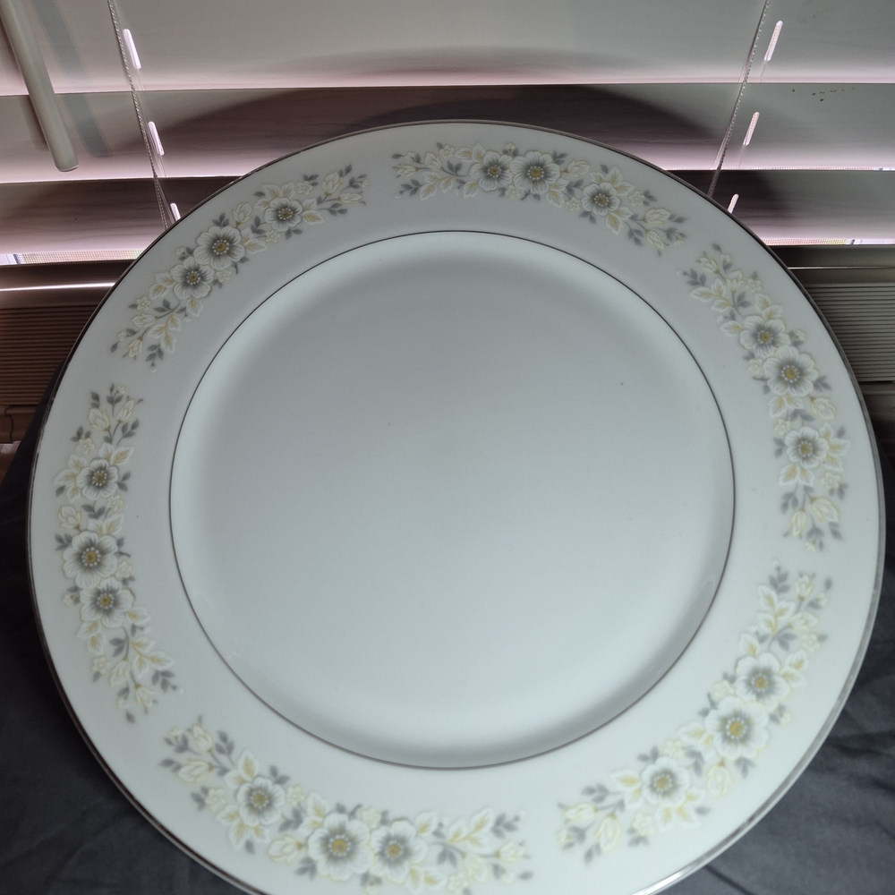 Elegant S. Carlton Andover Serving Plate - 12 1/16 Inches of Charm!